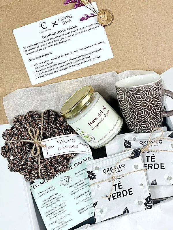 Pack artesanal para ritual de calma con vela aromática de soja (café o té verde), posavasos de macramé, taza de cerámica étnica y café de especialidad o bolsitas de té ecológicas, regalo hecho a mano