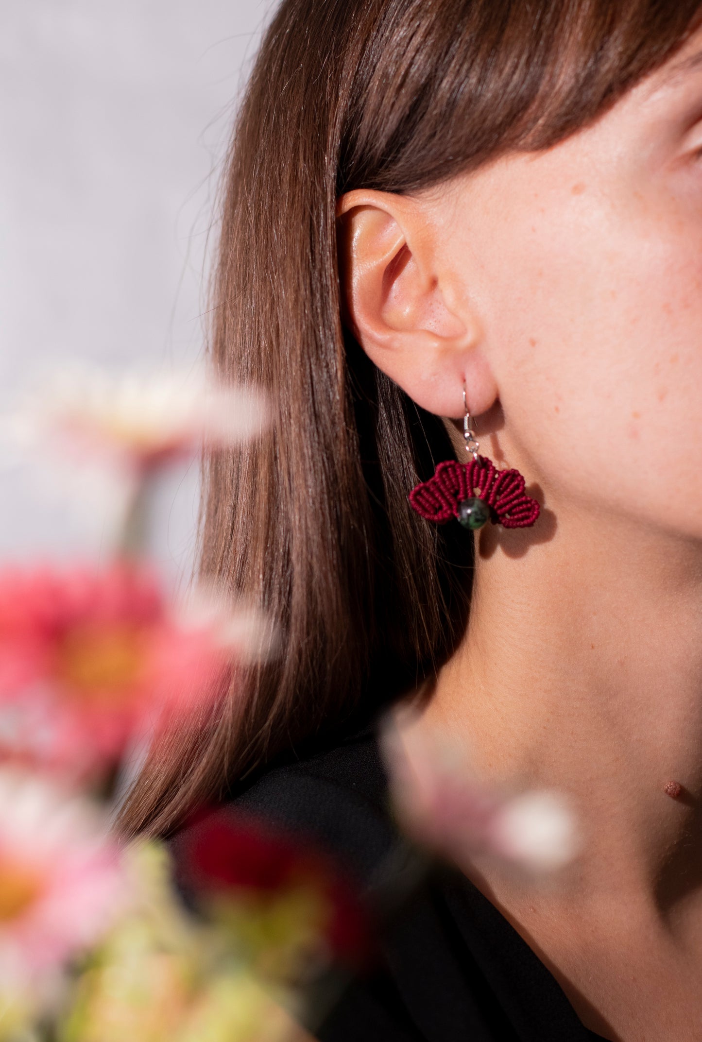 pendientes boho Única con macramé y piedra natural, lucidos con estilo ligero y espiritual