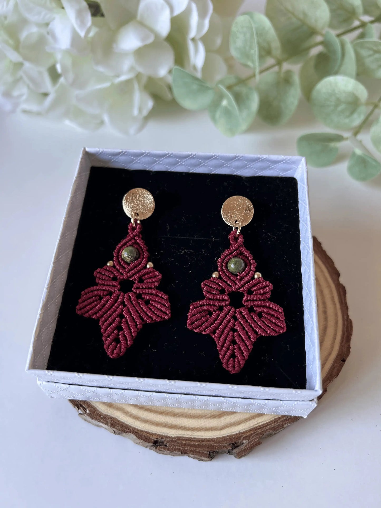 Pendientes Autumn, diseño delicado con cierre de clip y estilo otoñal.