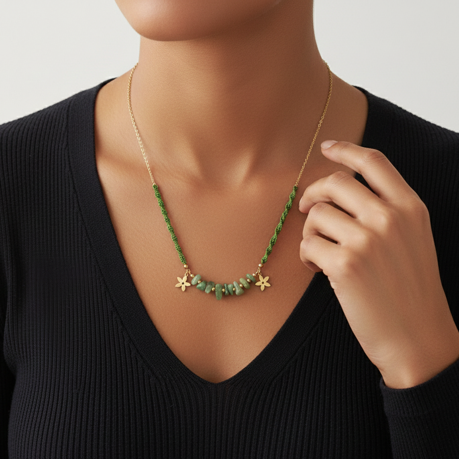 Colgante Aura de Crisajewel: pieza artesanal en acero con piedras naturales, diseño elegante y estilo boho