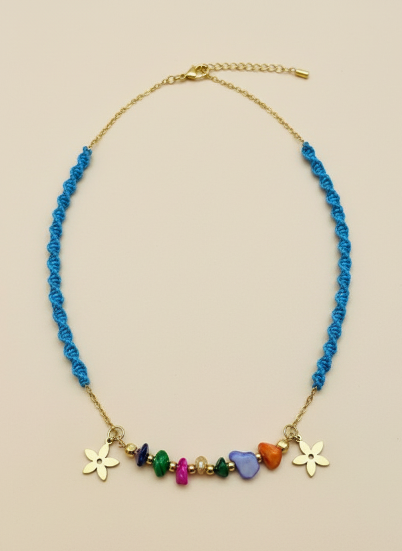 Colgante Aura de Crisajewel: pieza artesanal en acero con piedras naturales, diseño elegante y estilo boho