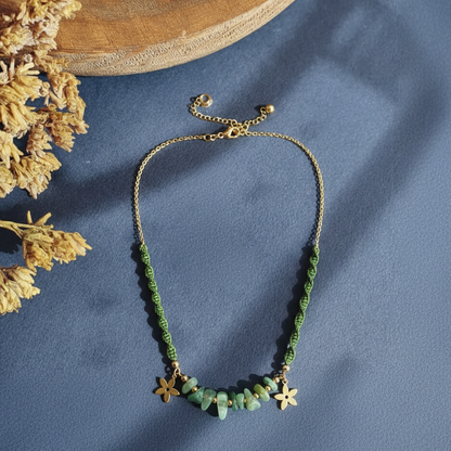 Colgante Aura de Crisajewel: pieza artesanal en acero con piedras naturales, diseño elegante y estilo boho