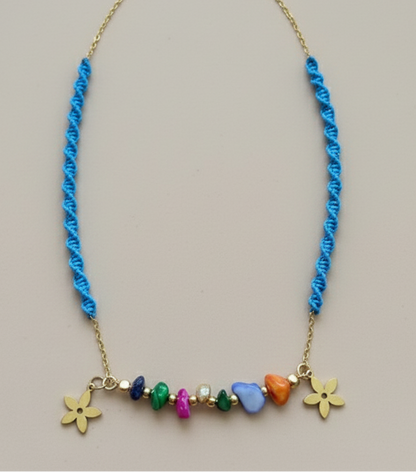 Colgante Aura de Crisajewel: pieza artesanal en acero con piedras naturales, diseño elegante y estilo boho