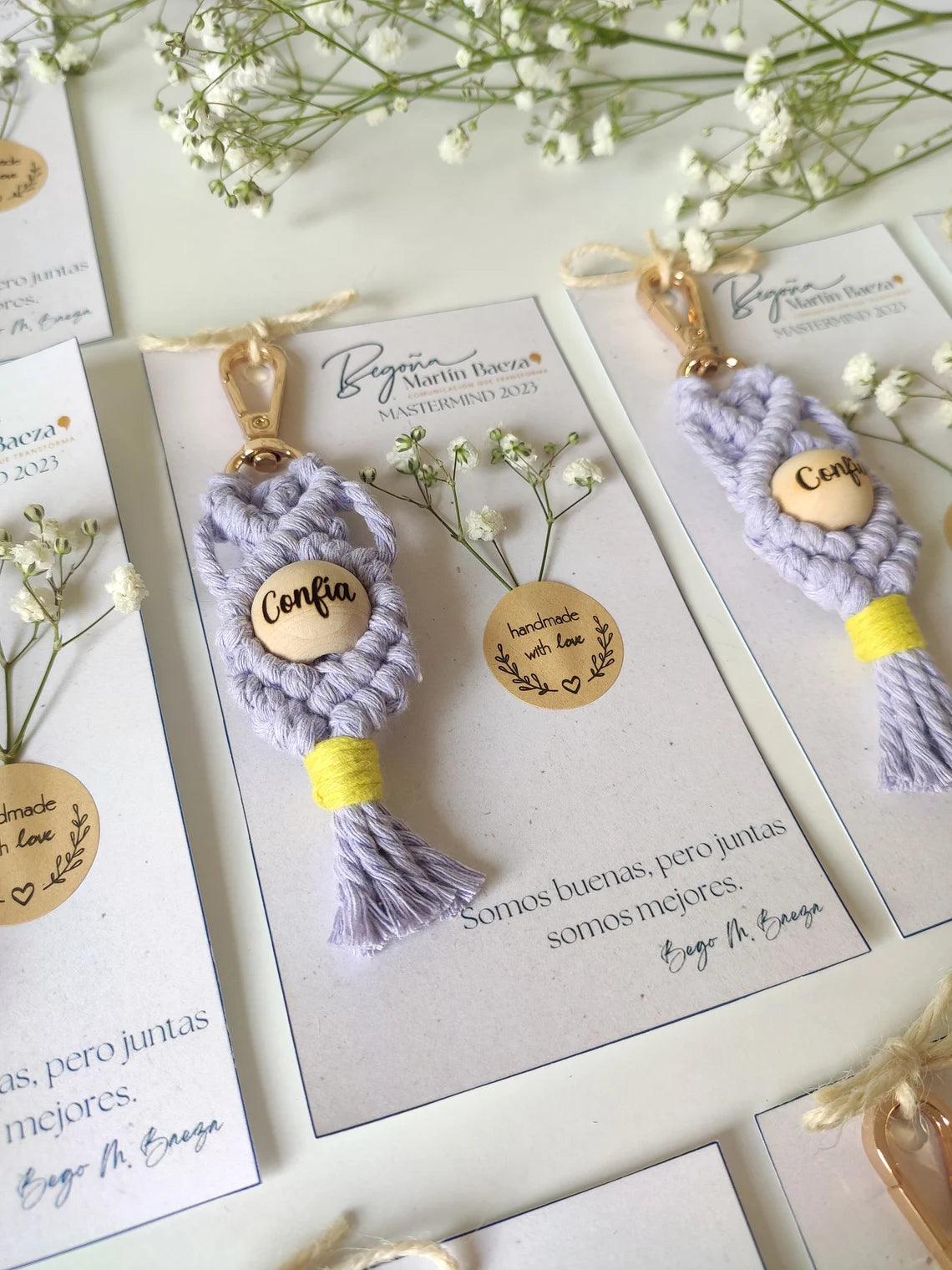 Llavero De Pulsera Bohemio Con Diseño De Flores - Hecho A Mano En Macramé, Color Verde Claro, Perfecto Para Regalo