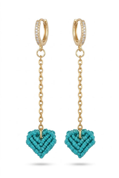 Pendientes artesanales de macramé.
Diseño largo y original.