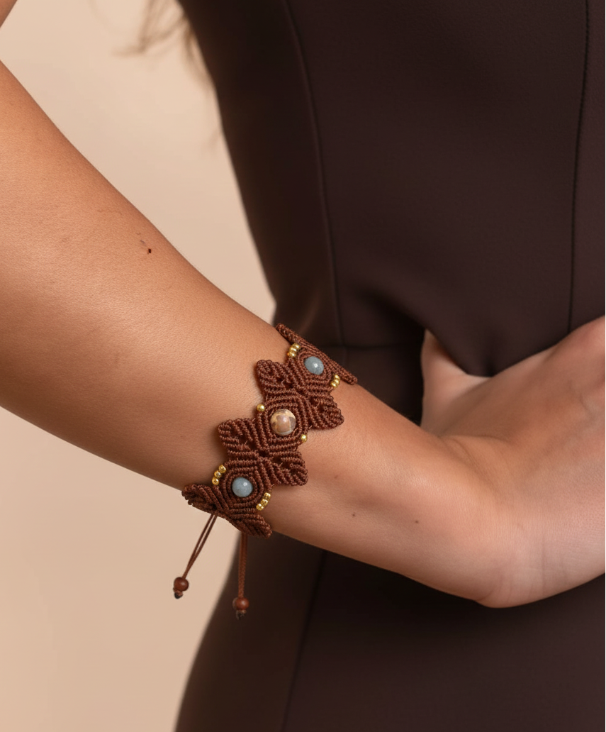 Brazalete de macramé hecho a mano con piedras naturales y colores tendencia, joyería artesanal 