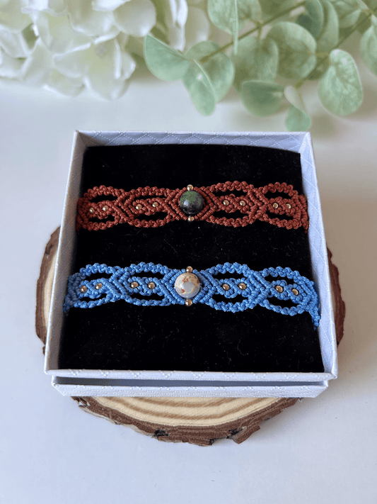 Brazalete Sienna con piedras naturales, diseño ligero y colorido, combina sencillez y elegancia 