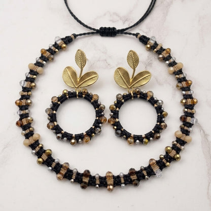 Set círculo floral en negro: pulsera de macramé y pendientes a juego con cristales bronce y dorado